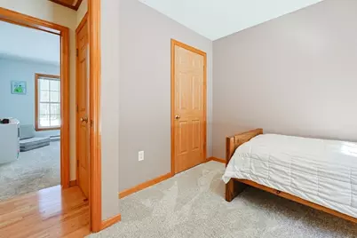 8 Wallis St, Douglas, MA 01516 - Photo 18