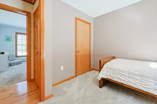 8 Wallis St, Douglas, MA 01516 - Photo 18