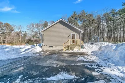 8 Wallis St, Douglas, MA 01516 - Photo 34