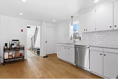 7 Hoyt Ave, Amesbury, MA 01913 - Photo 8