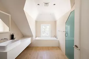 123 Centre St, Brookline, MA 02446 - Photo 22