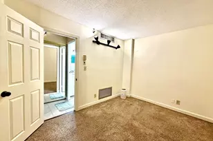 70 Southbridge St, Worcester, MA 01608 - Photo 8