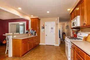 158 Hall St, Leominster, MA 01453 - Photo 2