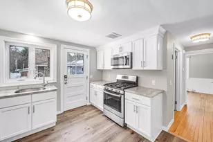 140 Slumber Ln, Springfield, MA 01128 - Photo 10