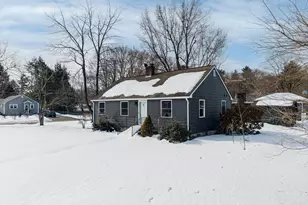 140 Slumber Ln, Springfield, MA 01128 - Photo 2