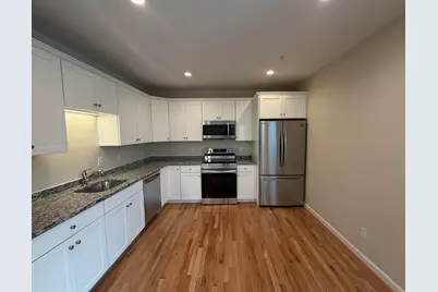 85 Lowell #6, Peabody, MA 01960 - Photo 4