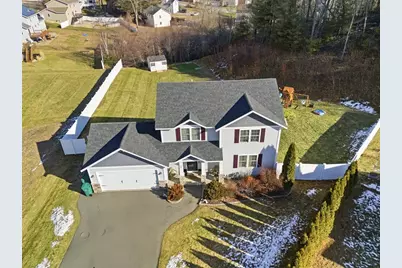 18 Downy Cir, Fitchburg, MA 01420 - Photo 2