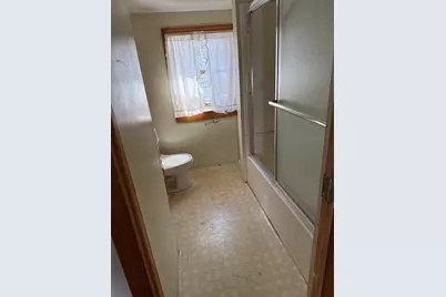 12 Varney St, Salem, MA 01970 - Photo 8