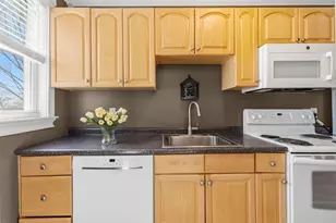 138 Main St, Fairhaven, MA 02719 - Photo 4