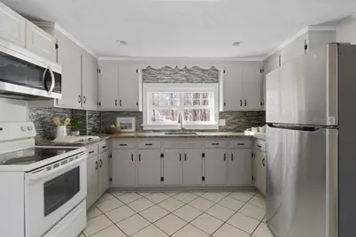 20 Vine St, Ashland, MA 01721 - Photo 8