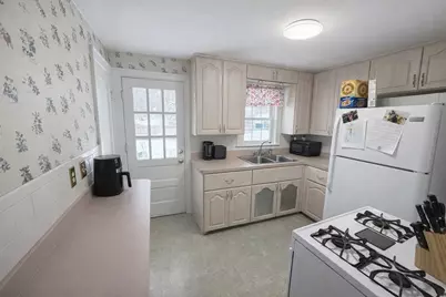 45 McPhee Rd #1, Framingham, MA 01701 - Photo 4