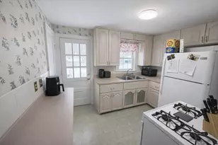 45 McPhee Rd, Framingham, MA 01701 - Photo 4