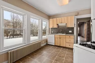 61 Cleveland St, Holyoke, MA 01040 - Photo 20