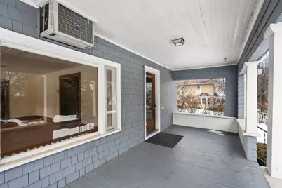 61 Cleveland St, Holyoke, MA 01040 - Photo 4