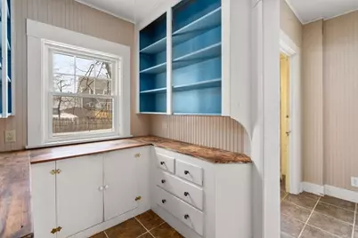 61 Cleveland St, Holyoke, MA 01040 - Photo 14