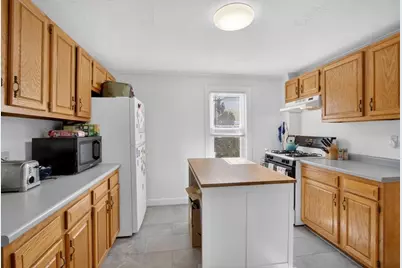 8-10 Willow St, Newton, MA 02459 - Photo 8
