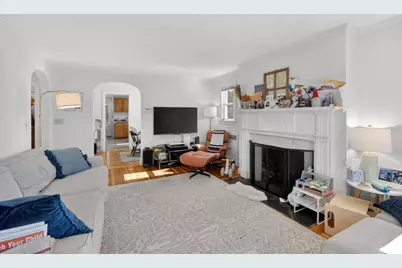 8-10 Willow St, Newton, MA 02459 - Photo 4
