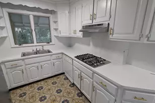 378 Fellsway W, Medford, MA 02155 - Photo 4