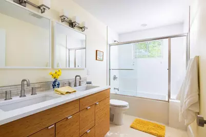 34 Hyslop Road, Brookline, MA 02445 - Photo 12