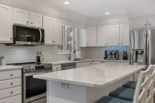 3 Mohegan Cir, Milford, MA 01757 - Photo 10