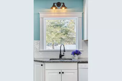 132 Centre St, Quincy, MA 02169 - Photo 8