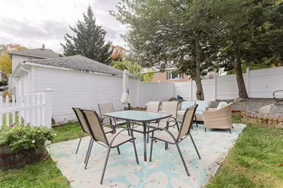 132 Centre St, Quincy, MA 02169 - Photo 30