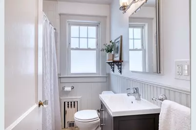 132 Centre St, Quincy, MA 02169 - Photo 14