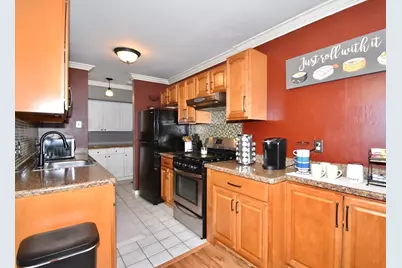 121 Regency Park Dr #121, Agawam, MA 01001 - Photo 4