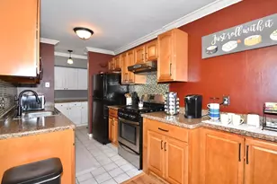 121 Regency Park Dr, Agawam, MA 01001 - Photo 4