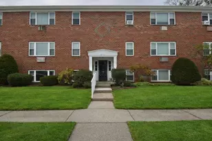 121 Regency Park Dr, Agawam, MA 01001 - Photo 2