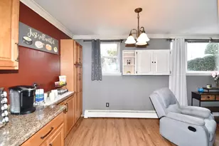 121 Regency Park Dr, Agawam, MA 01001 - Photo 10