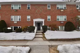 121 Regency Park Dr, Agawam, MA 01001 - Photo 8