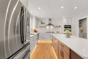 2 Rhuey Pass, Burlington, MA 01803 - Photo 6