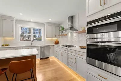 2 Rhuey Pass, Burlington, MA 01803 - Photo 4