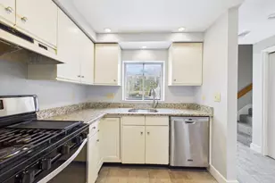 38 Alcott Cir, Taunton, MA 02780 - Photo 16