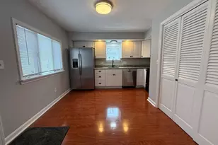 83 Taylor St, Waltham, MA 02453 - Photo 2