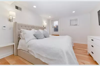 9 Fayette St #1, Boston, MA 02116 - Photo 8