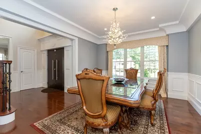 14 Sarah St, Burlington, MA 01803 - Photo 4