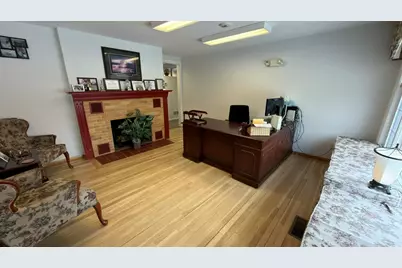 1565 Lakeview Avenue, Dracut, MA 01826 - Photo 2