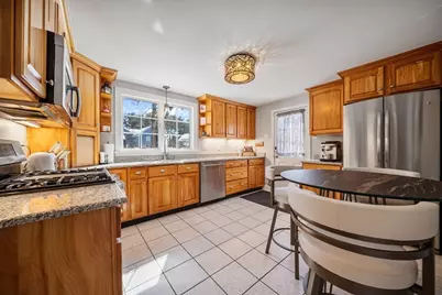 11 Joyce St, Chelmsford, MA 01824 - Photo 8