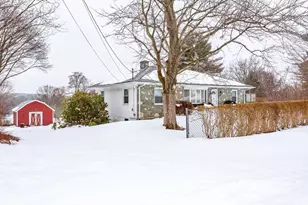 53 Lindsey Ln, Swansea, MA 02777 - Photo 2