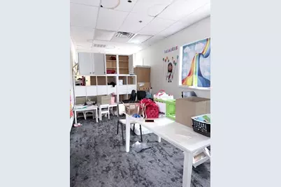 8 Bourbon St, Peabody, MA 01960 - Photo 10