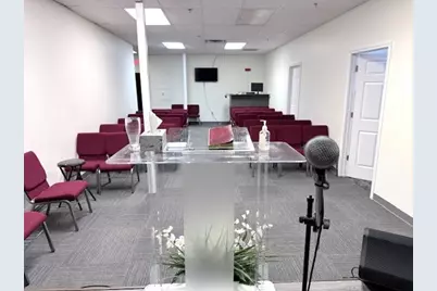 8 Bourbon St, Peabody, MA 01960 - Photo 14