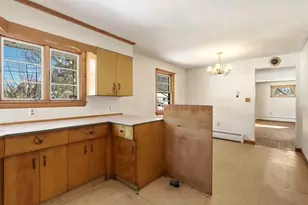 77 Summer St, Greenfield, MA 01301 - Photo 4