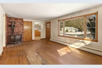 77 Summer St, Greenfield, MA 01301 - Photo 6