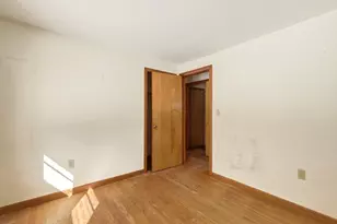 77 Summer St, Greenfield, MA 01301 - Photo 8