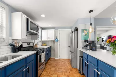 62 Maple St, Melrose, MA 02176 - Photo 4