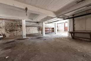 135 Wellesley St, Weston, MA 02493 - Photo 38