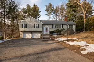 32 Doncaster Cir, Lynnfield, MA 01940 - Photo 1