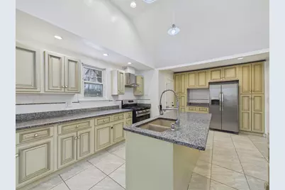 154 Maxfield St, New Bedford, MA 02740 - Photo 16